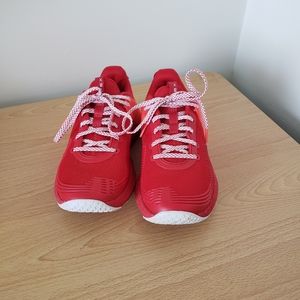 Under Armor HOVR APEX Woman's size 6.